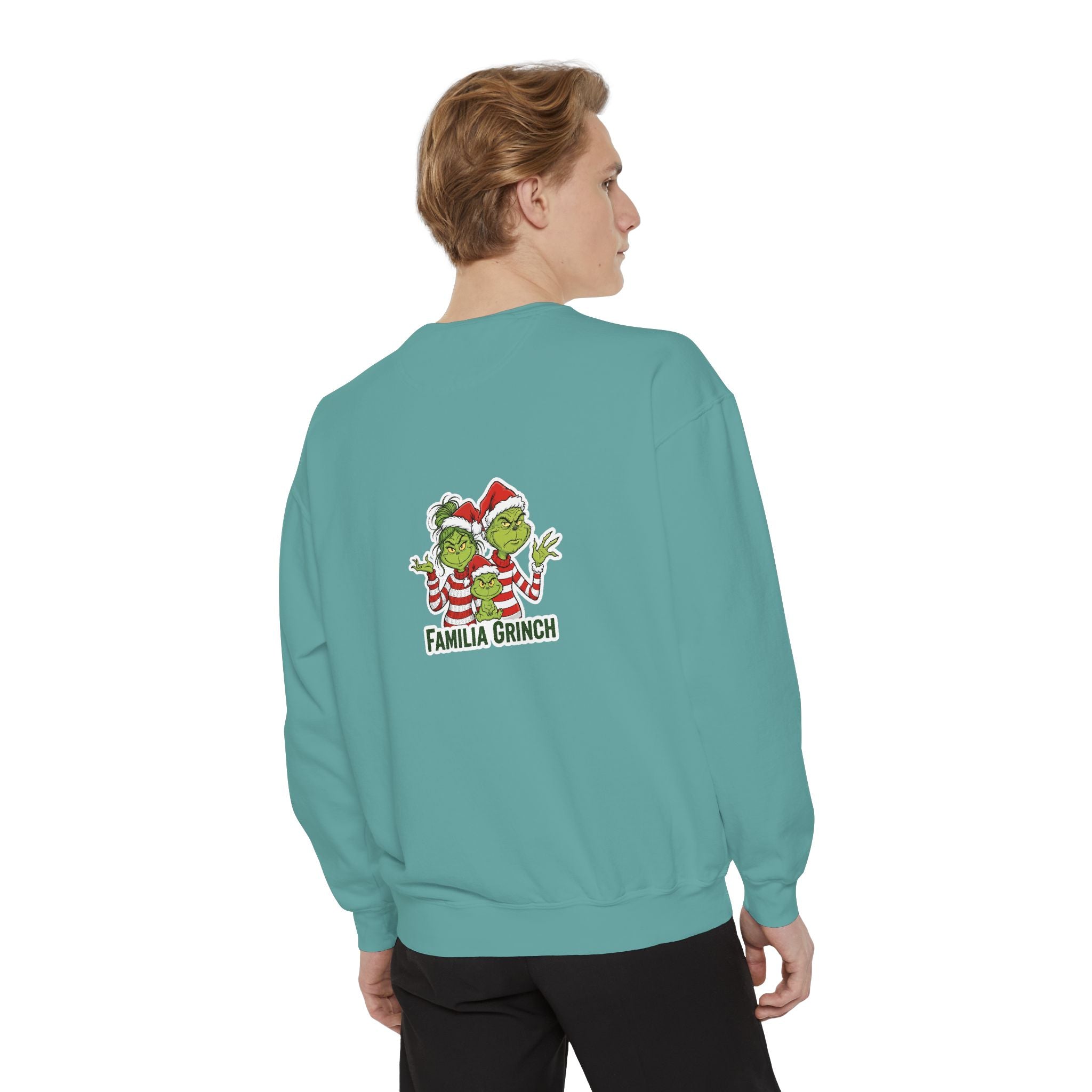 Grinchy Papá Sweatshirt – Unisex Cozy Holiday Wear