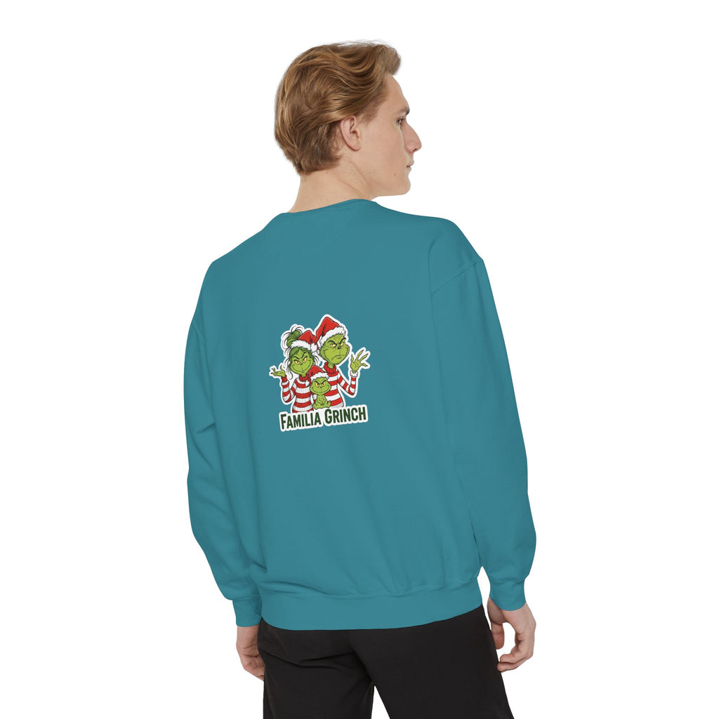 Grinchy Papá Sweatshirt – Unisex Cozy Holiday Wear