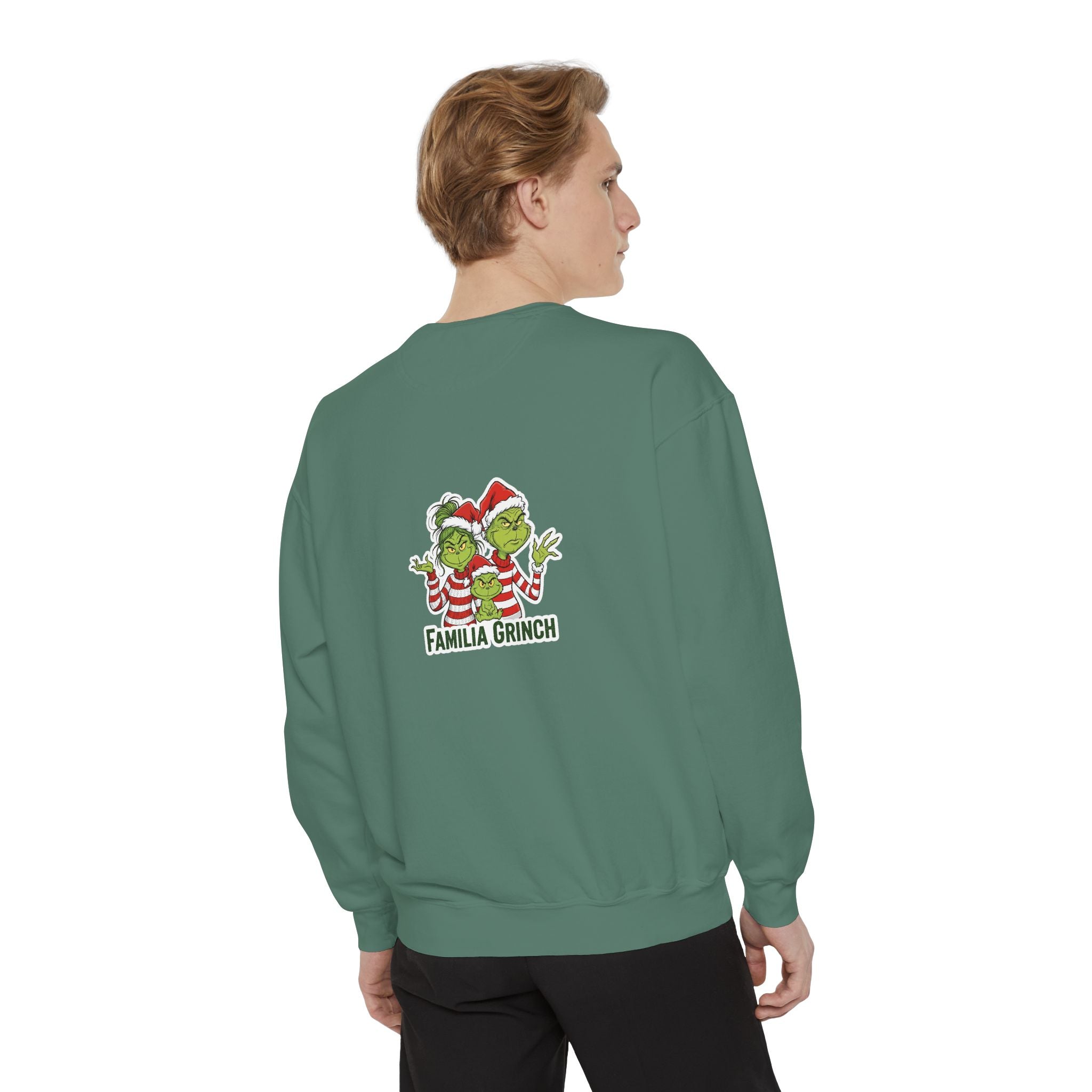Grinchy Papá Sweatshirt – Unisex Cozy Holiday Wear