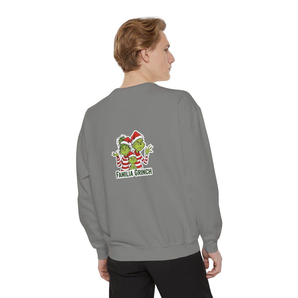 Grinchy Papá Sweatshirt – Unisex Cozy Holiday Wear